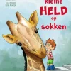 Kleine held op sokken